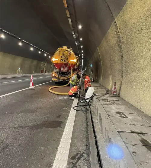 汝州隧道排水渠清淤